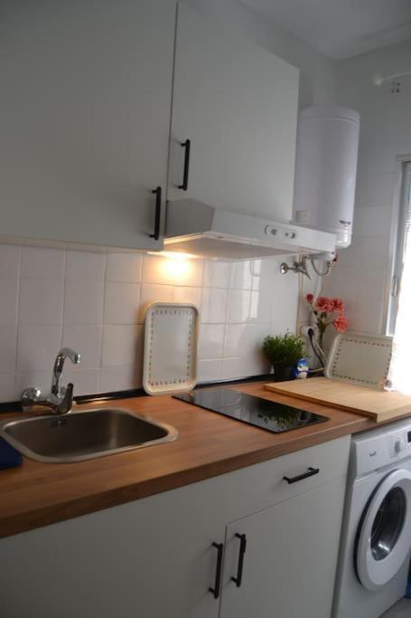 Cozy And Well Connected Apartment Seville Exterior photo